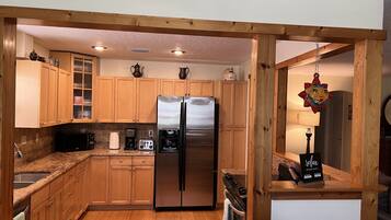 Frigorífic, microones, forn i placa de cuina