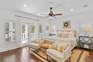 4 habitaciones, tabla de planchar con plancha y cuna de viaje 