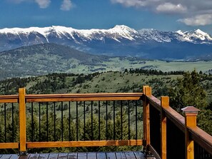 Property grounds - Log Home, Stunning Views, Smart Tech Galore & Hot Tub on 23 Acres (Bozeman)
