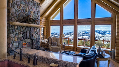 Log Home, Stunning Views, Smart Tech Galore & Hot Tub on 23 Acres