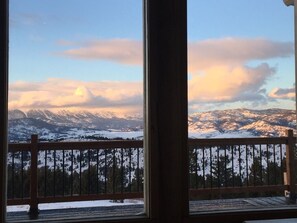 Interior - Log Home, Stunning Views, Smart Tech Galore & Hot Tub on 23 Acres (Bozeman)