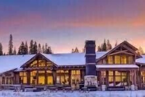 TD Cross Country Ski Center, Snowshoeing & Dog Trails