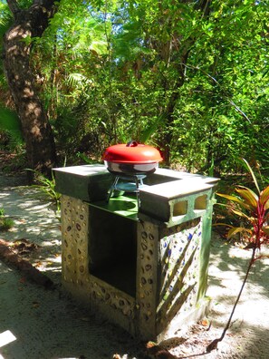 Property grounds - Maya Beach Jungle Apartment • Wildlife, Orchids & A/C (Maya Beach, Placencia)