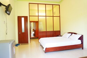 Caja de seguridad en la habitación, escritorio y cortinas blackout 