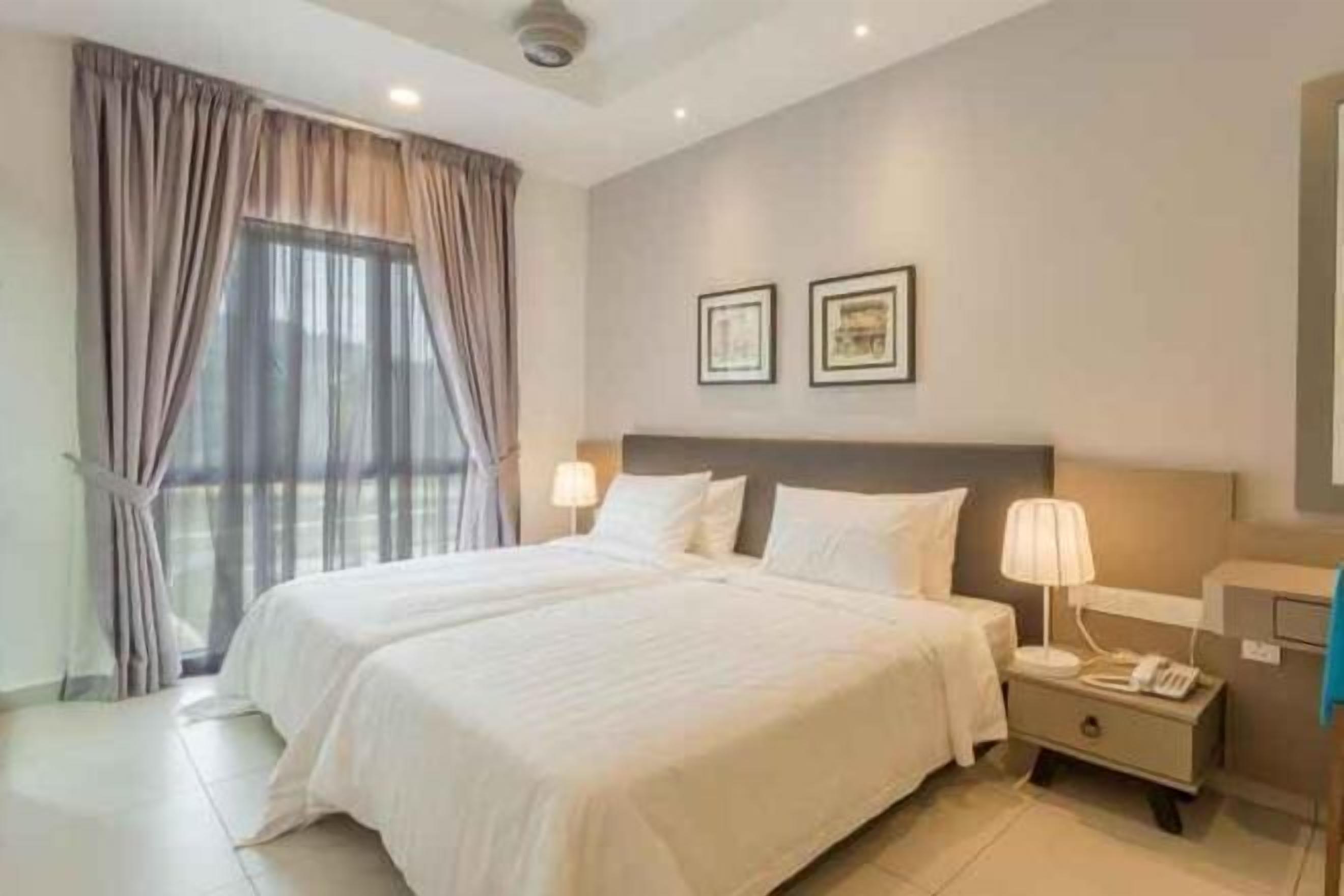 Premium bedding, minibar, in-room safe, desk