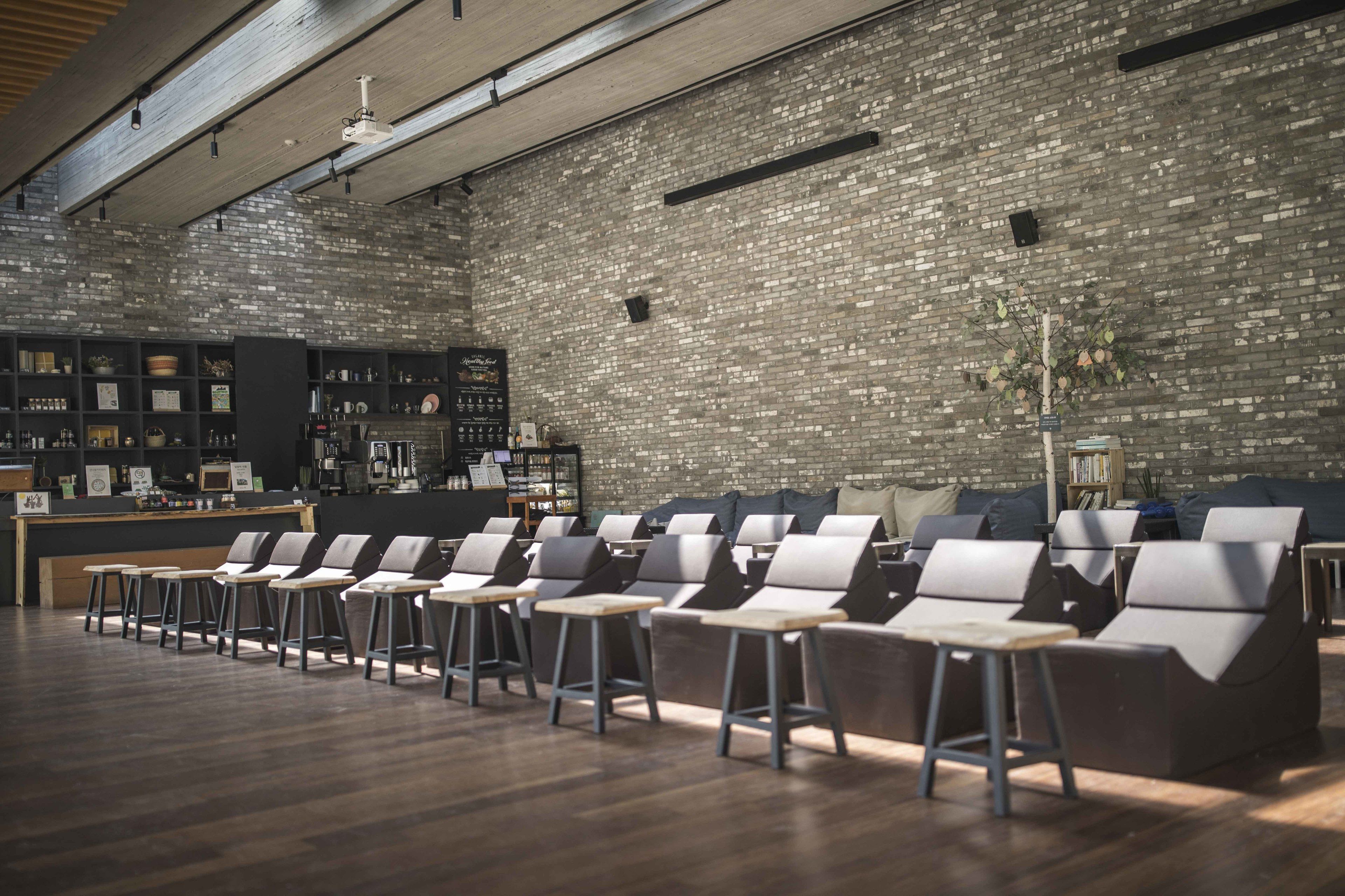 breakfast, lunch, dinner served; local cuisine, garden views