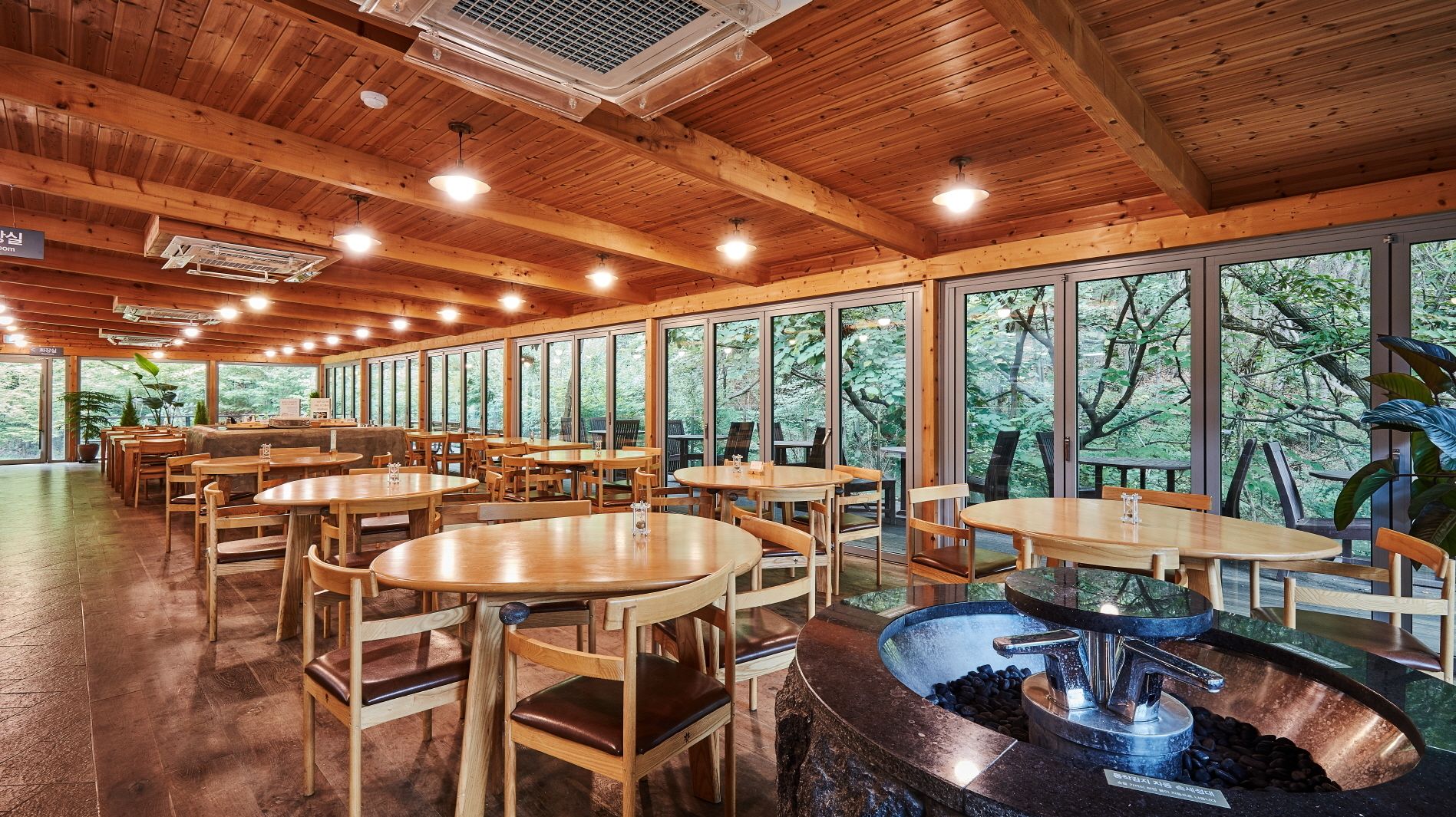 breakfast, lunch, dinner served; local cuisine, garden views