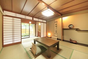 Habitación tradicional (Japanese Style, Open-air Bath) | Caja de seguridad en la habitación, wifi gratis y ropa de cama 
