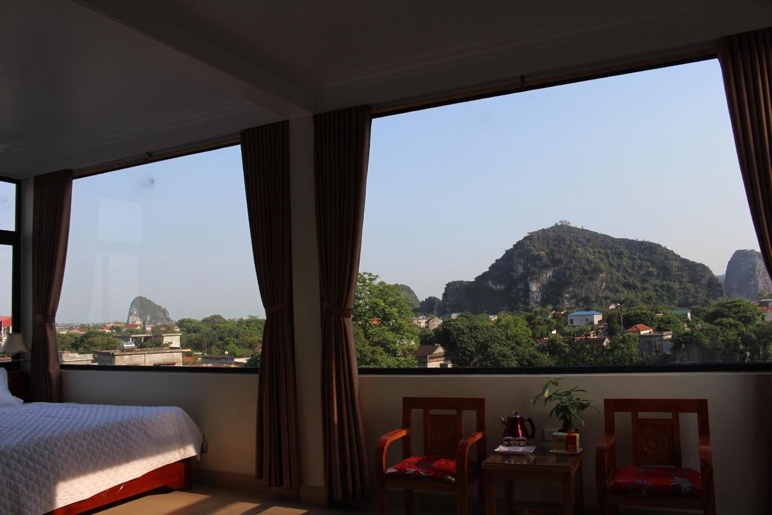 minibar, desk, soundproofing, free wifi