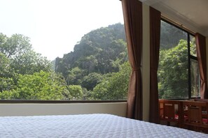 Habitación económica doble, 1 cama doble | Minibar, escritorio, sistema de insonorización y wifi gratis