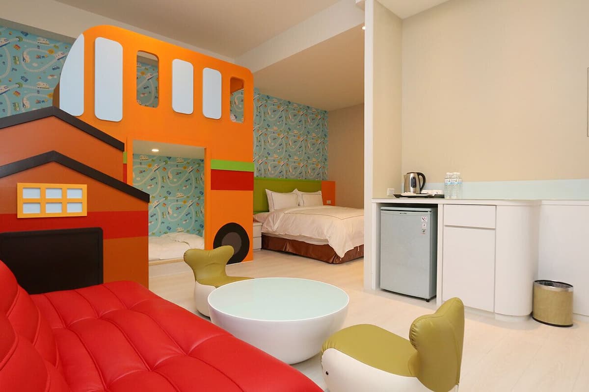 Habitación cuádruple Signature | Edredones de plumas, cortinas opacas, wifi gratis