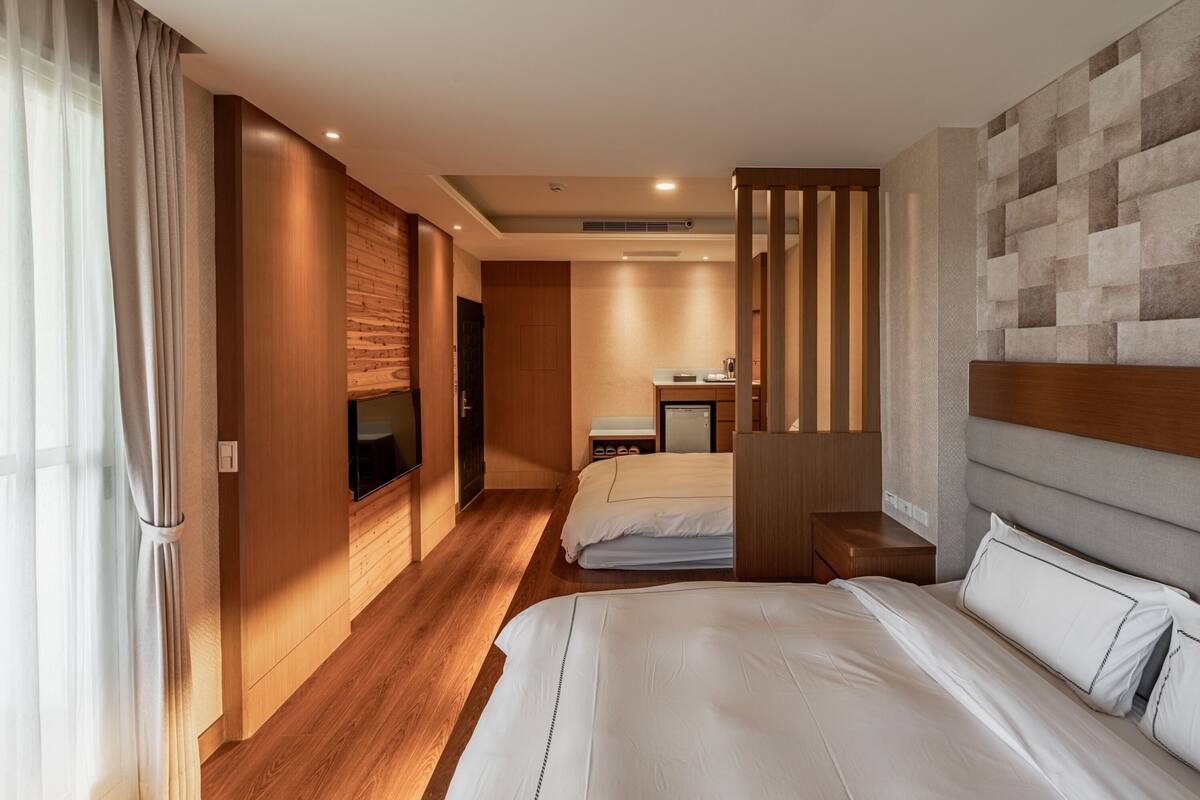 Twin Room with View
