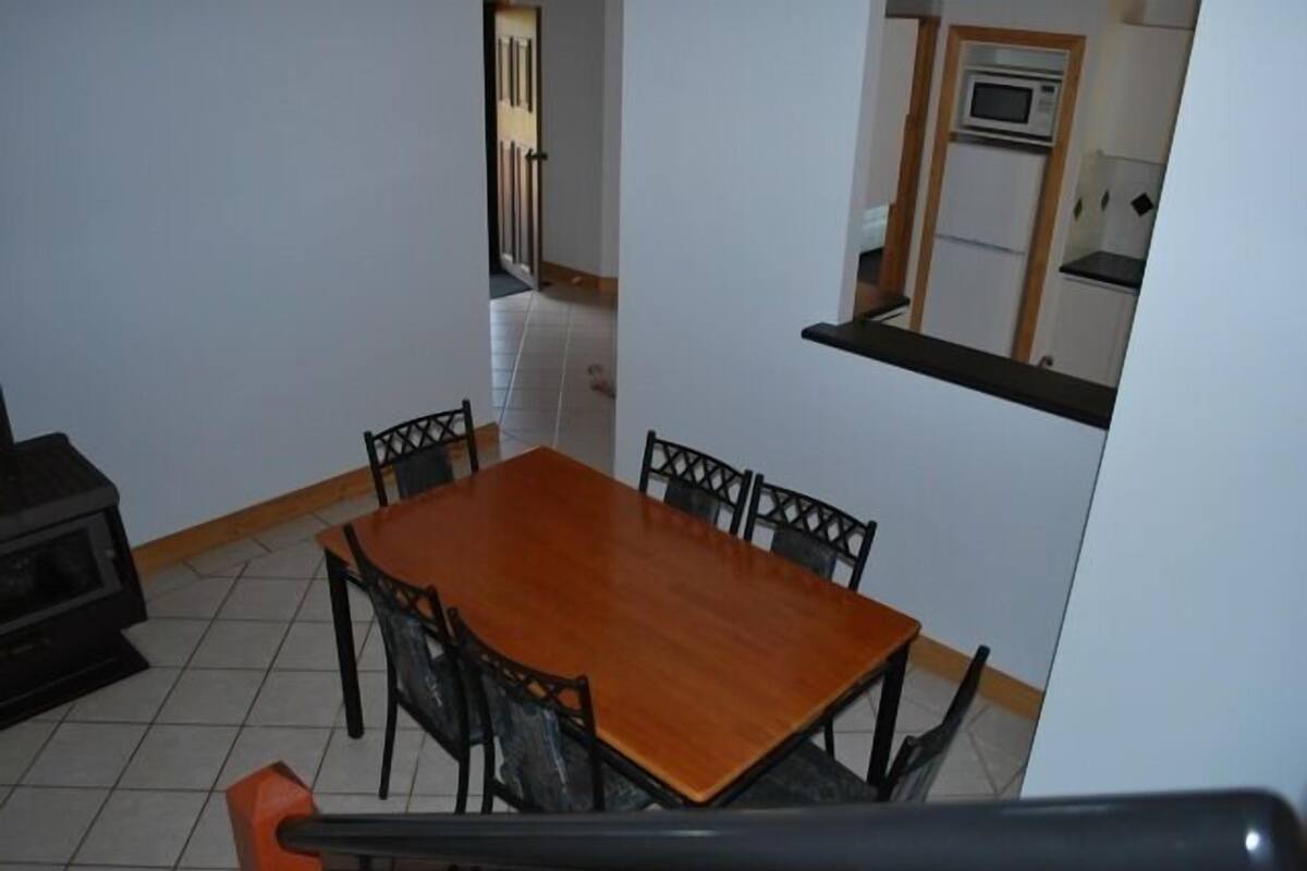 House, 3 Bedrooms | In-room dining