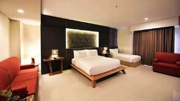 Executive Room | Premium bedding, in-room safe, desk, iron/ironing board