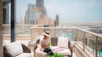 Căn hộ trung tâm thành phố, 2 phòng ngủ, hiên | Ban công