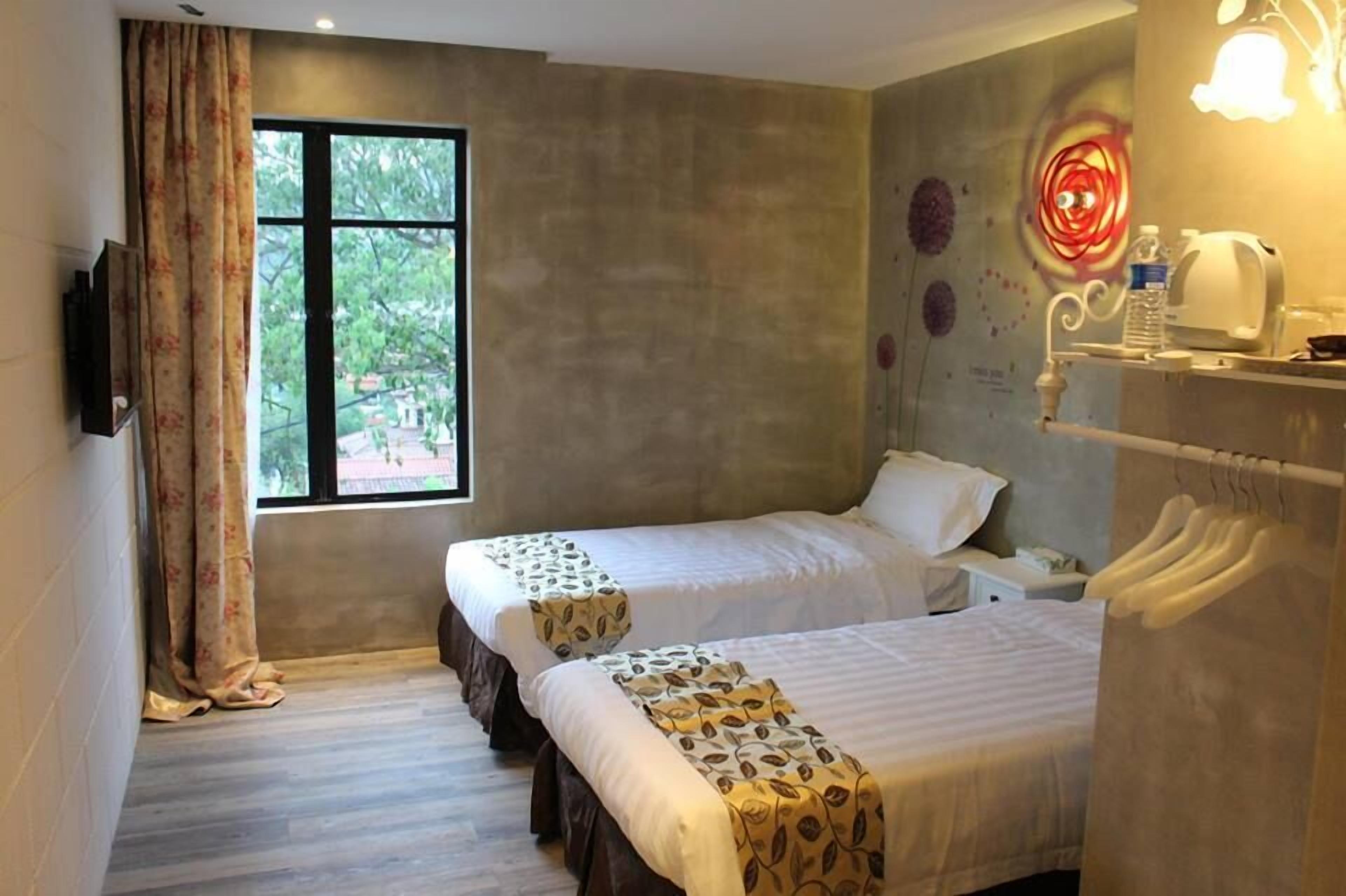 twin room | iron/ironing board, free wifi, bed sheets