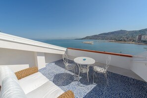 Deluxe Room, Terrace, Sea View (Green) | Terrace/patio - B&B Vistamare Suite (Agropoli)