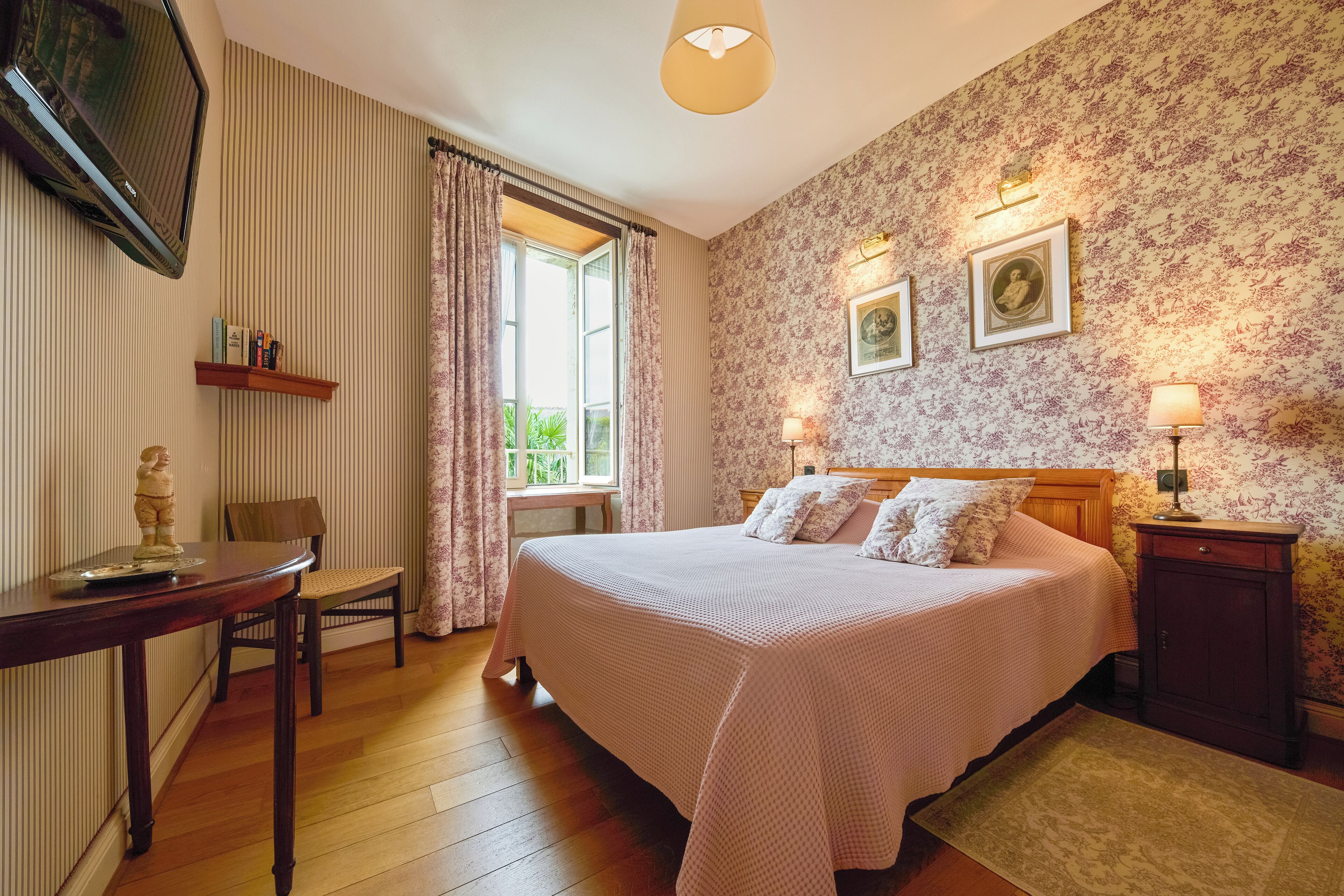 traditional double room | 1 bedroom, premium bedding, in-room safe, individually decorated
