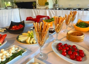 Frühstück, Mittagessen und Abendessen