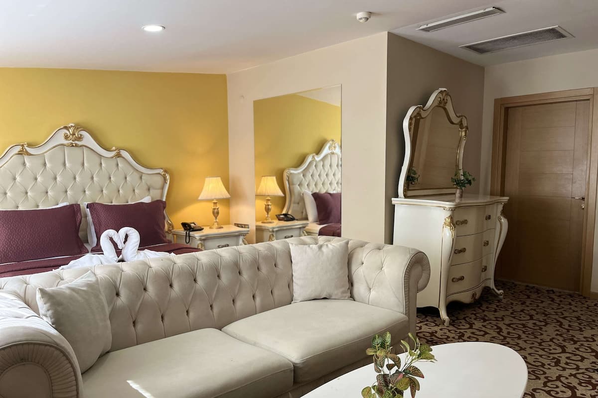 Habitación doble ejecutiva | Ropa de cama de alta calidad, minibar y escritorio