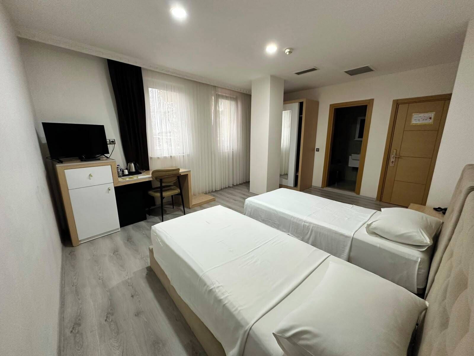 Standard Twin Room