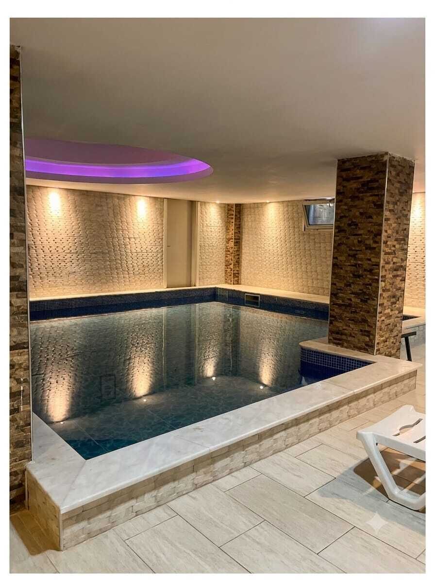 Indoor pool, outdoor pool