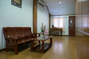 Family Triple Suite | Ruang tamu