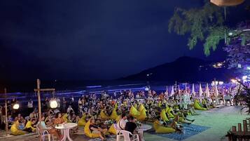 Breakfast, lunch, dinner served; international cuisine, beach views