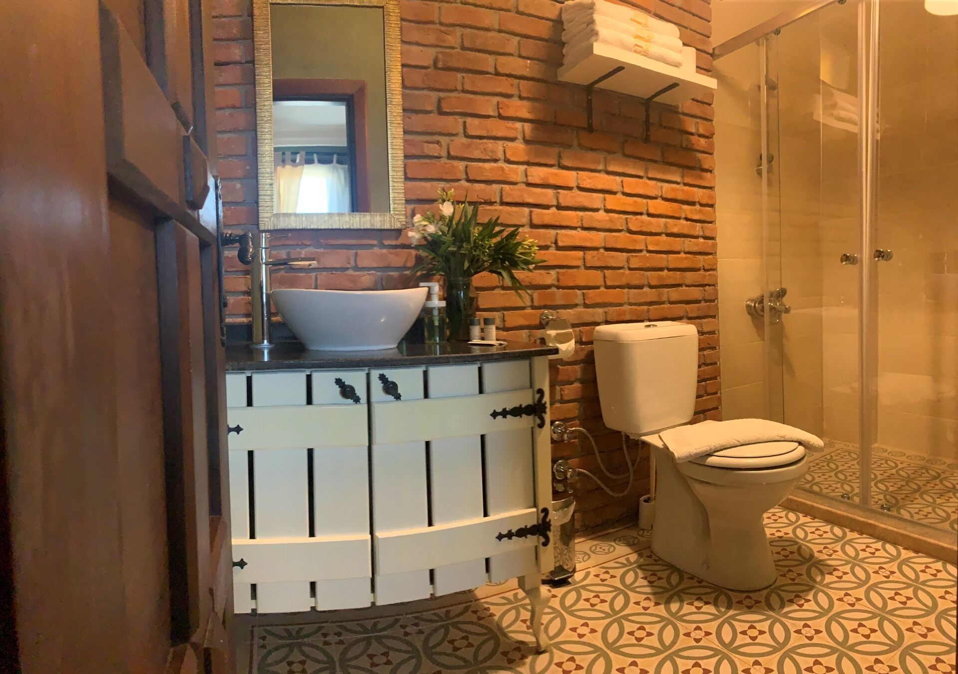 deluxe room | bathroom | shower, free toiletries, hair dryer, slippers