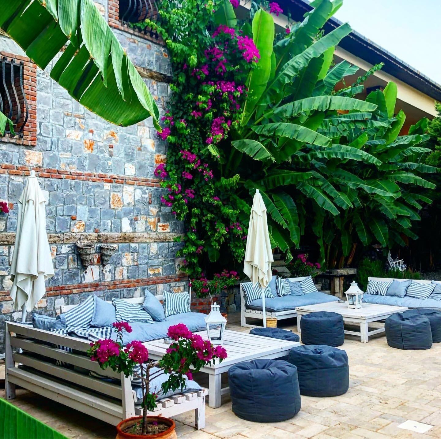 Außenpool, Liegestühle