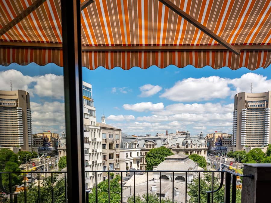 Panoramic Suite, City View | Egyptian cotton sheets, premium bedding, memory foam beds, minibar