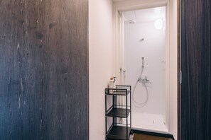 Dusche im Bad