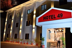 Front of property - evening/night - Hotel 49 (Amritsar)