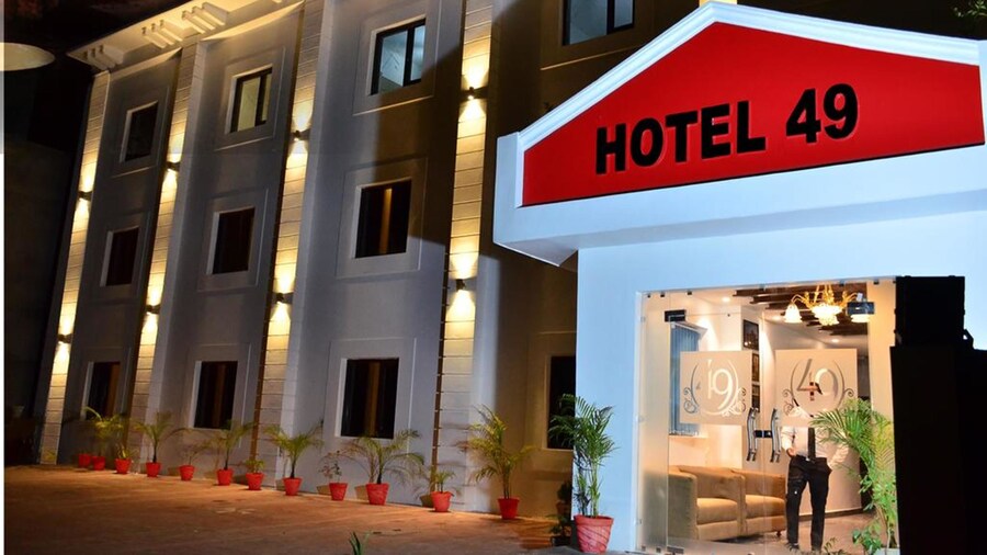 Hotel 49