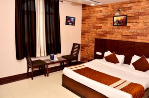 1 bedroom, desk, soundproofing, iron/ironing board