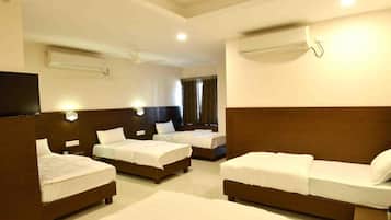 Family Room, 1 Double Bed, Non Smoking | 1 bedroom, desk, iron/ironing board, free WiFi