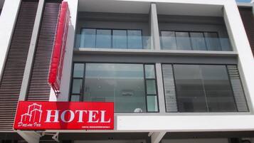 Mặt tiền nơi lưu trú