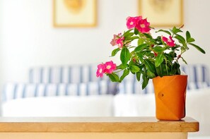 Junior-Suite, zum Garten hin | Schreibtisch, kostenlose Babybetten, kostenloses WLAN