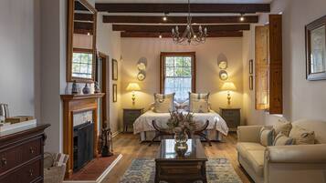 Chambre Double, 1 très grand lit | Literie de qualité supérieure, minibar, coffres-forts dans les chambres