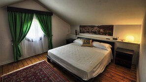 Habitació doble | Minibar, caixa forta a l'habitació, escriptori i wifi gratuïta 