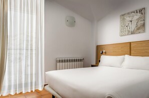 Soundproofing, iron/ironing board, free WiFi, bed sheets - Apartamentos Prat de les Molleres (Soldeu)