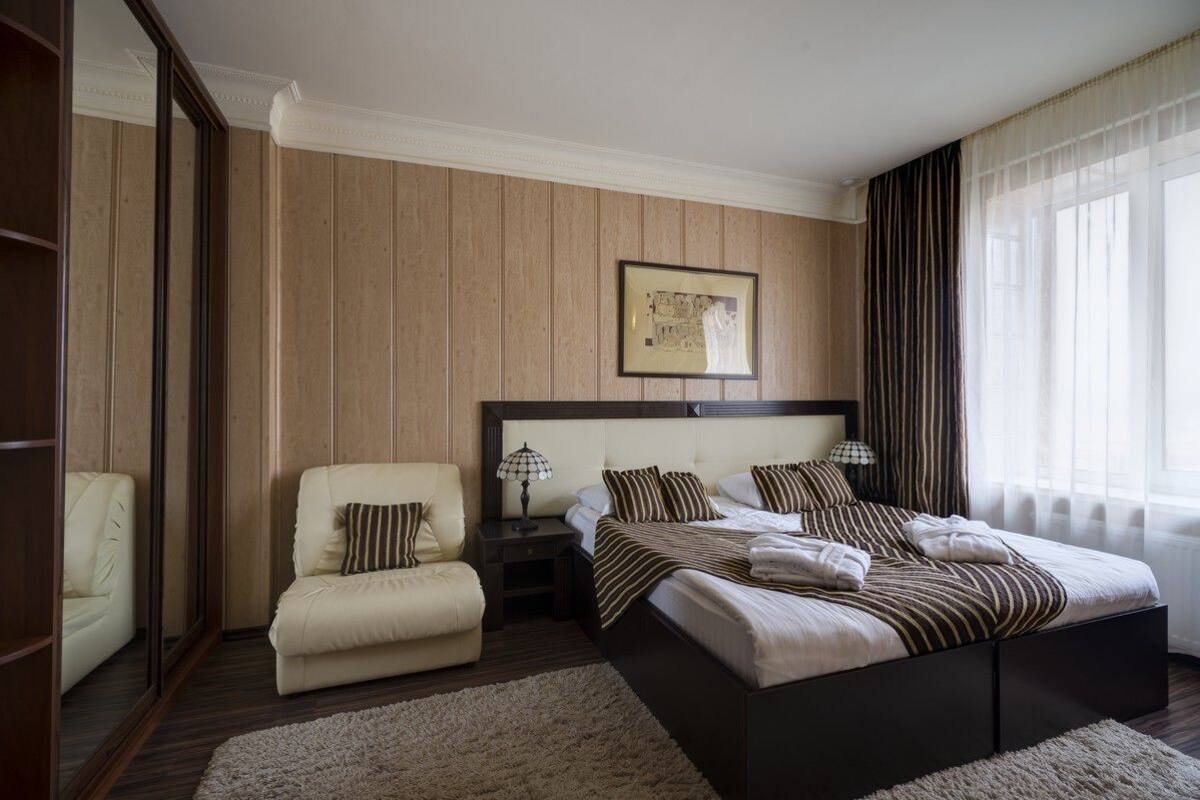 Suite, 2 Bedrooms | 1 bedroom, premium bedding, minibar, in-room safe