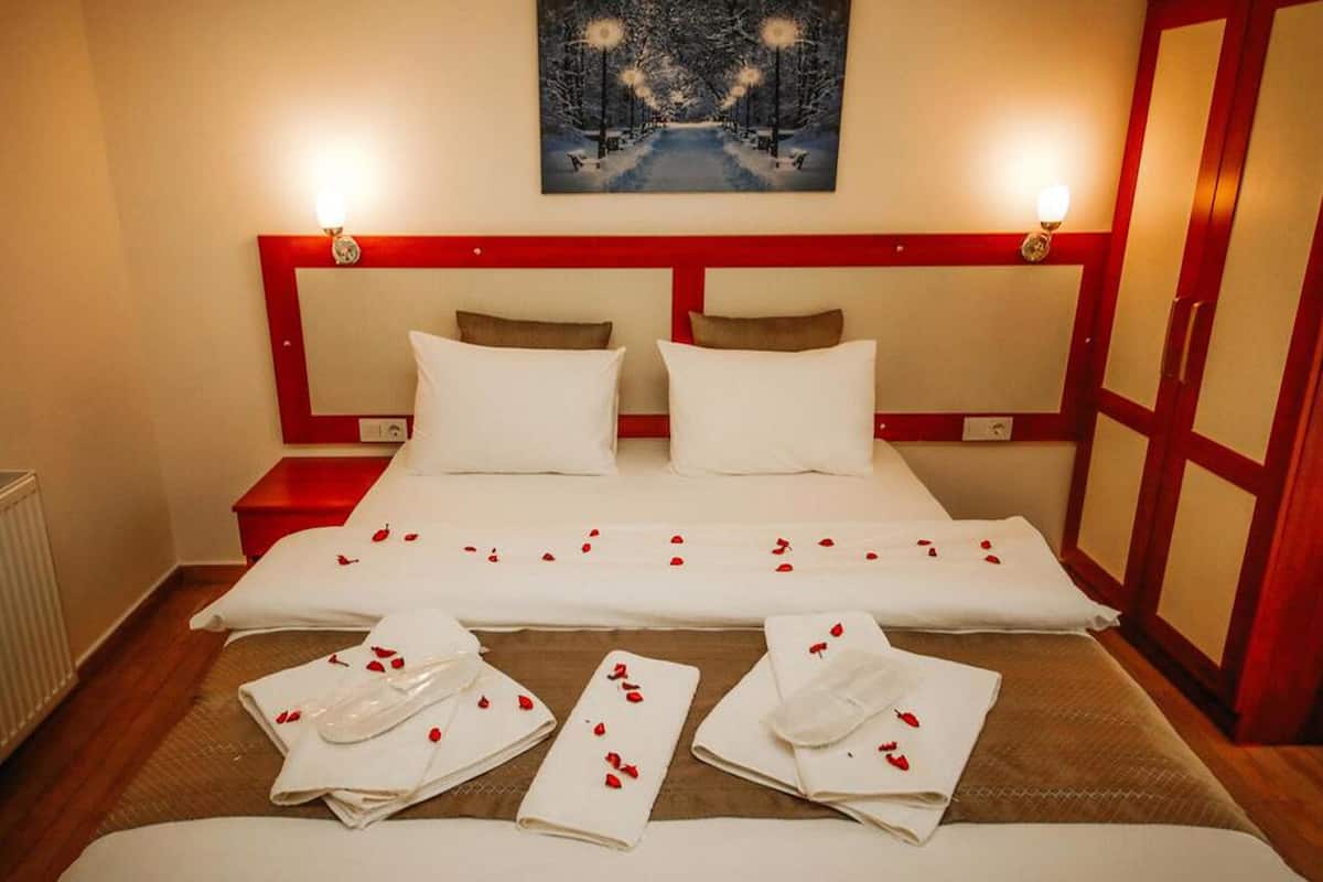 Standard Room | 1 bedroom, minibar, desk, soundproofing