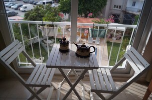 客房 | 客房内保险箱、办公桌、隔音、熨斗/熨板