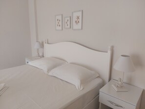 ห้องพัก, วิวสระว่ายน้ำ | ตู้นิรภัยในห้องพัก, โต๊ะทำงาน, ห้องเก็บเสียง, เตารีด/โต๊ะรีดผ้า