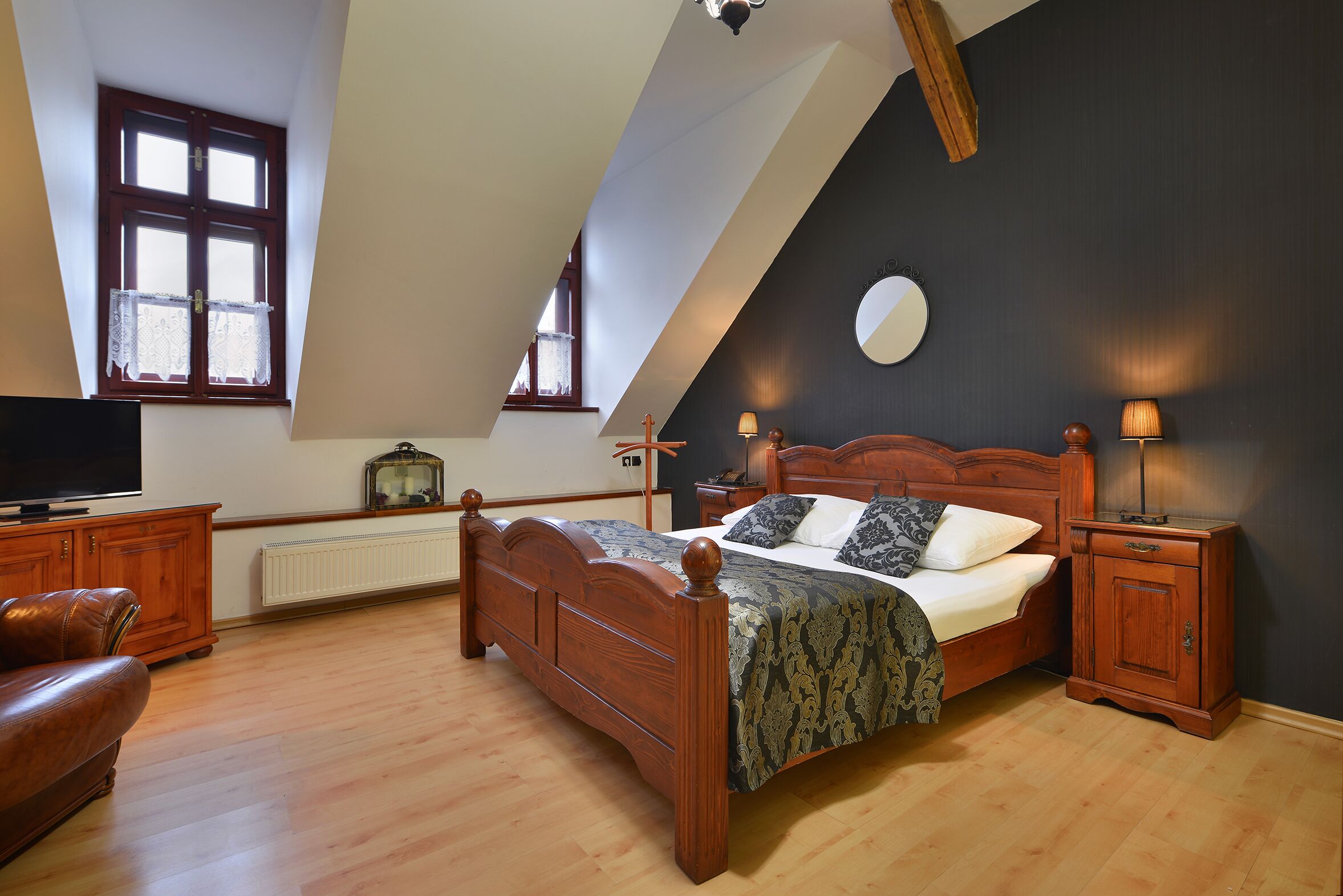 Comfort-Vierbettzimmer | Zimmersafe, individuell dekoriert, Schreibtisch