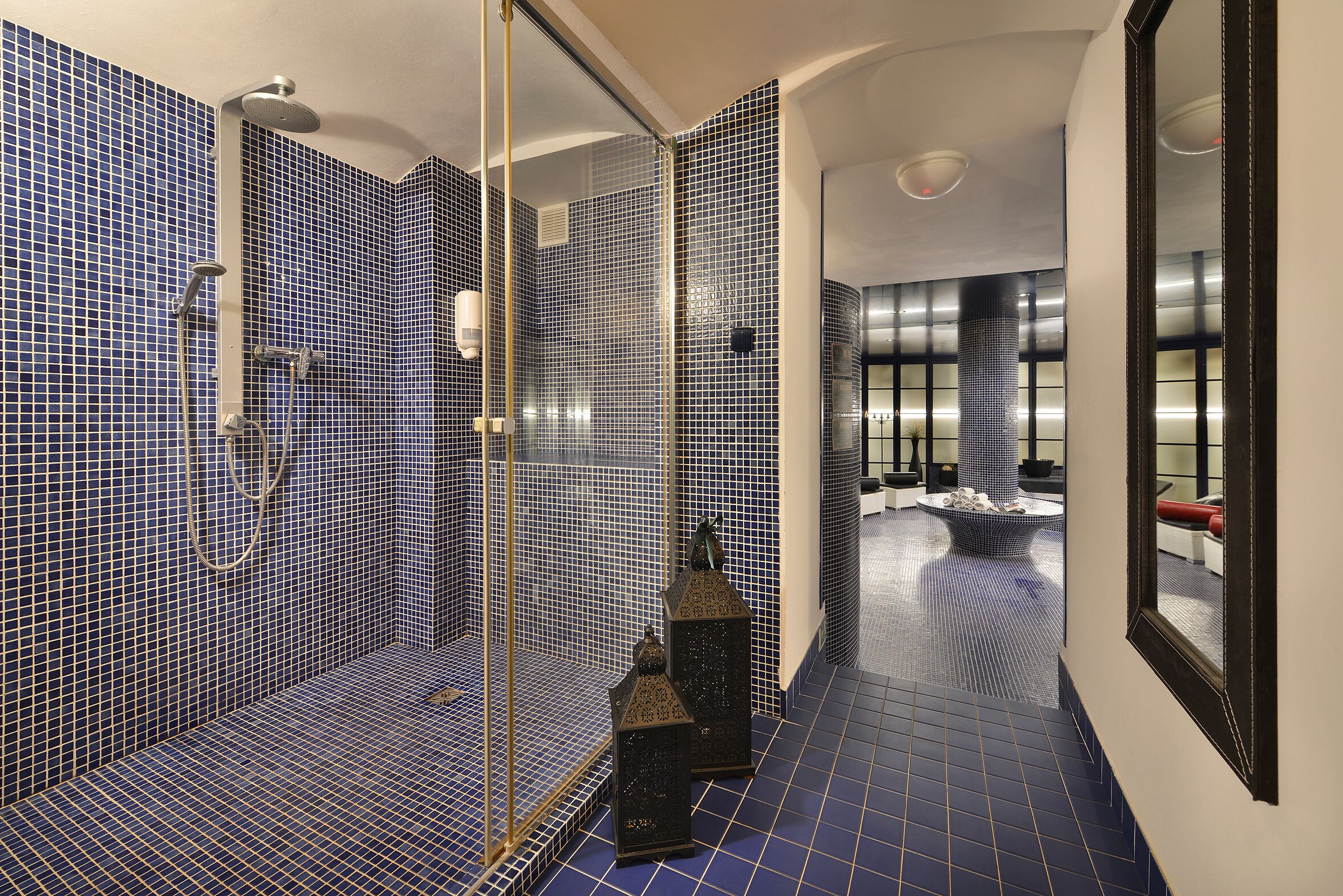 Körperbehandlungen, Hydrotherapie, Aromatherapie