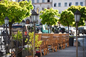 Breakfast, lunch, dinner served; local and international cuisine  - City Hotel Morris (Ceská Lípa)