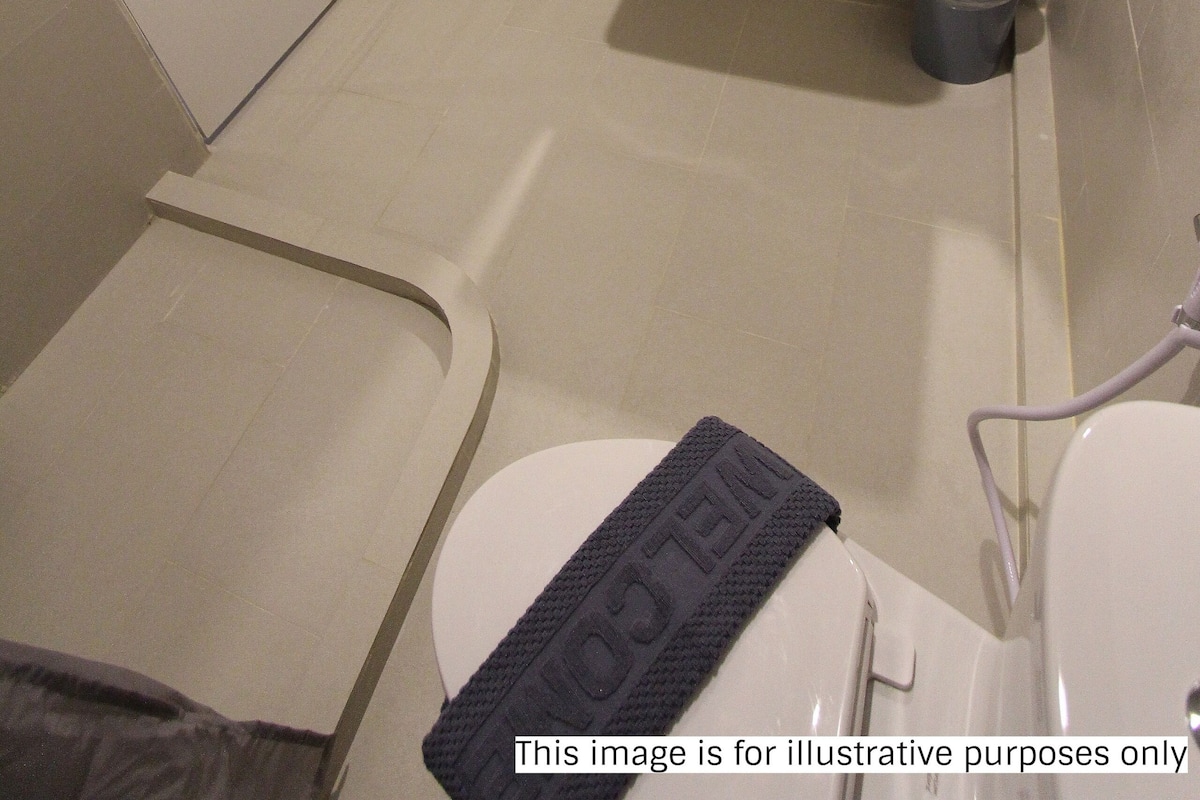 shower, free toiletries, hair dryer, bidet