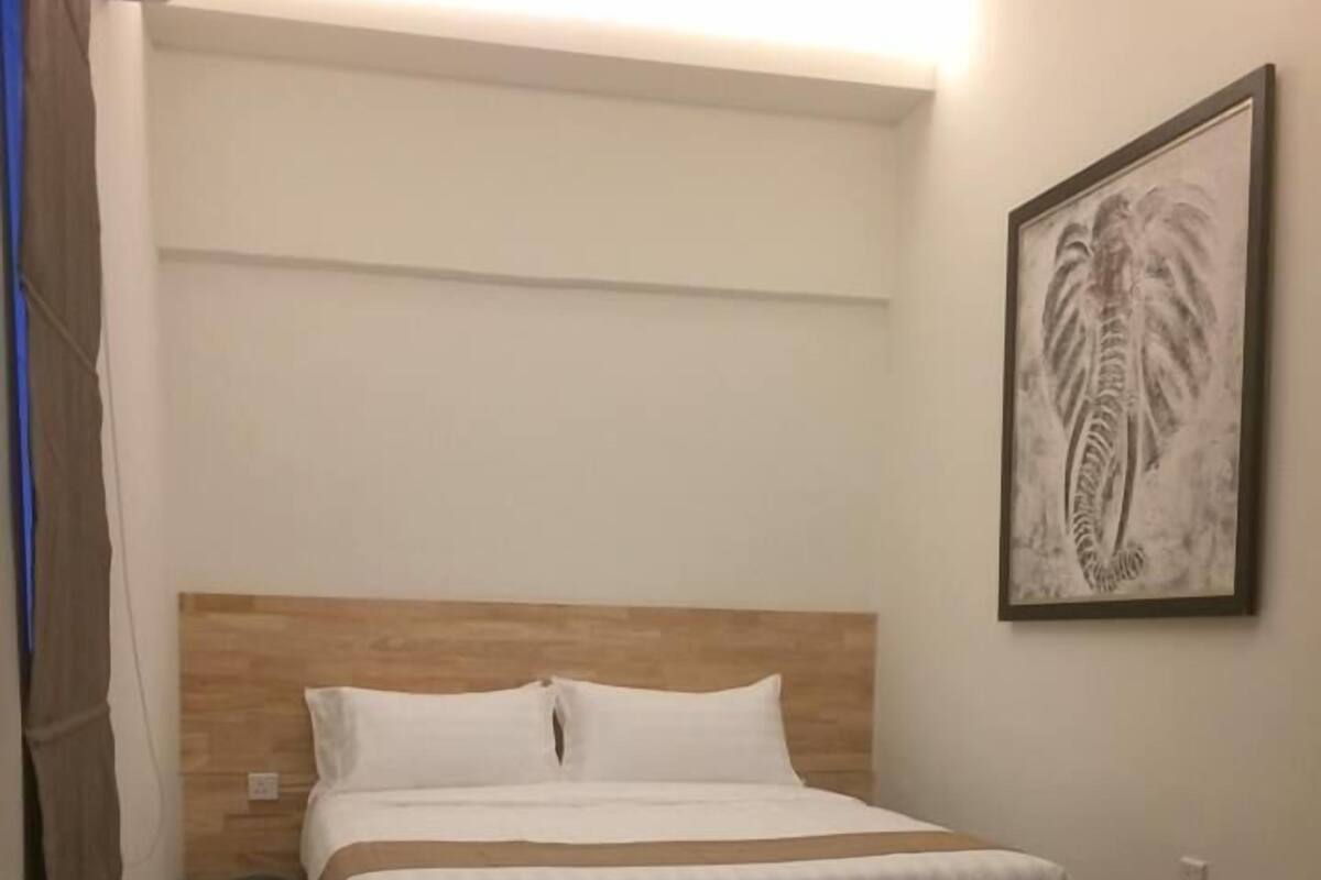 Family Suite | Desk, iron/ironing board, free cribs/infant beds, free WiFi
